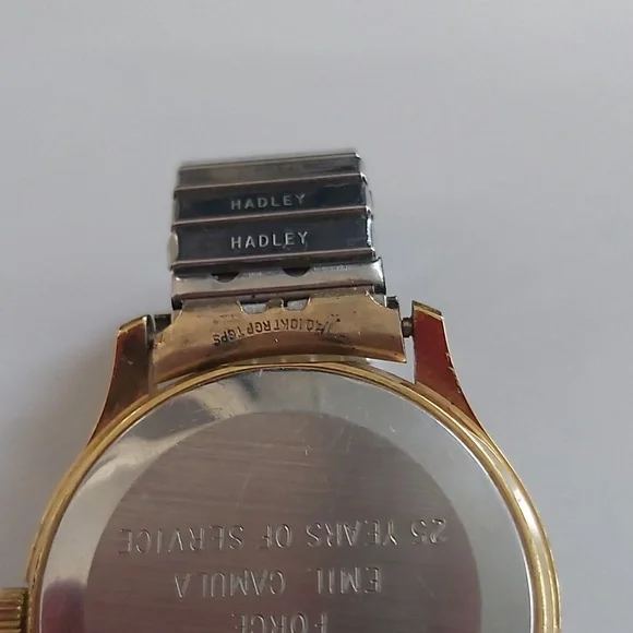 Omega Gold Quartz Watch - Picture 7 of 15